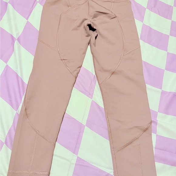 Victoria Sport Knockout High-Rise Capri Leggings - Rose Mauve - XS - Picture 9 of 16